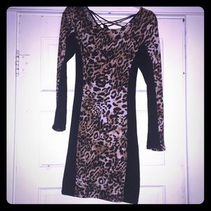 Leopard print long-sleeved dress